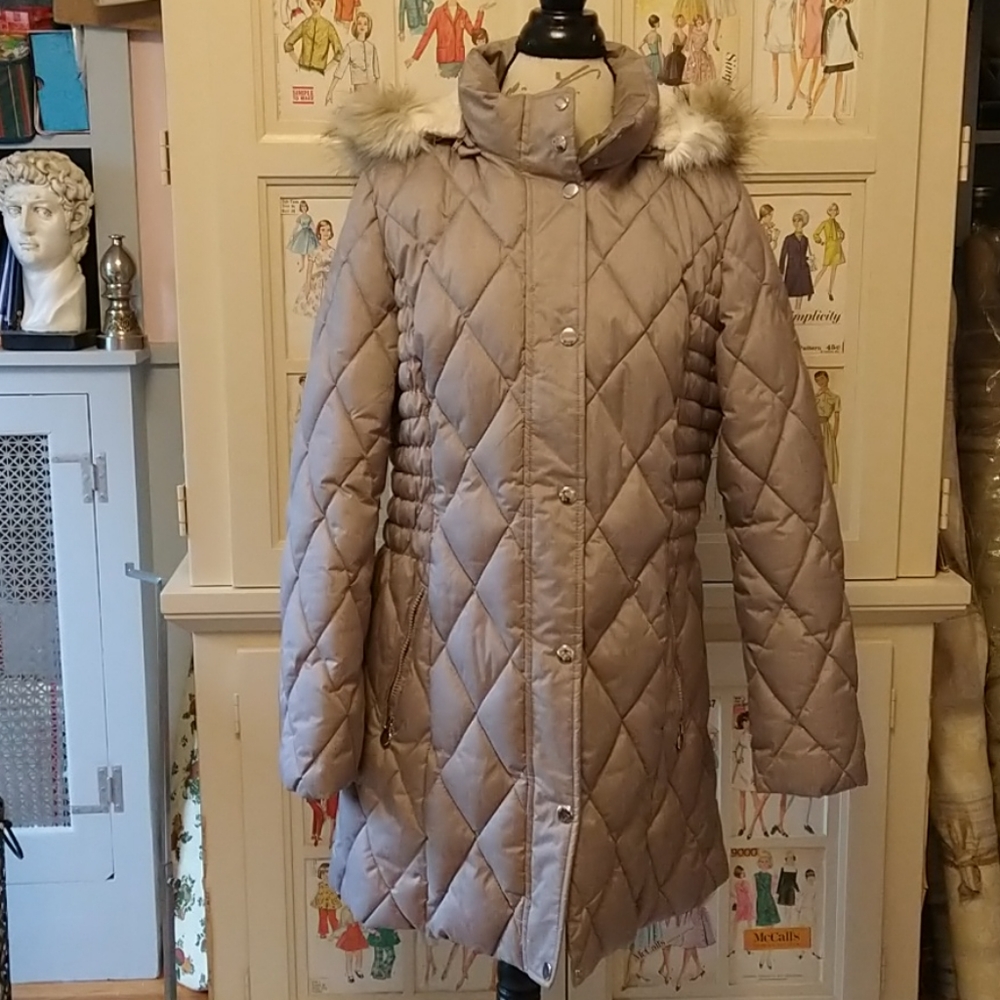 db taupe puffer jacket Sz XL